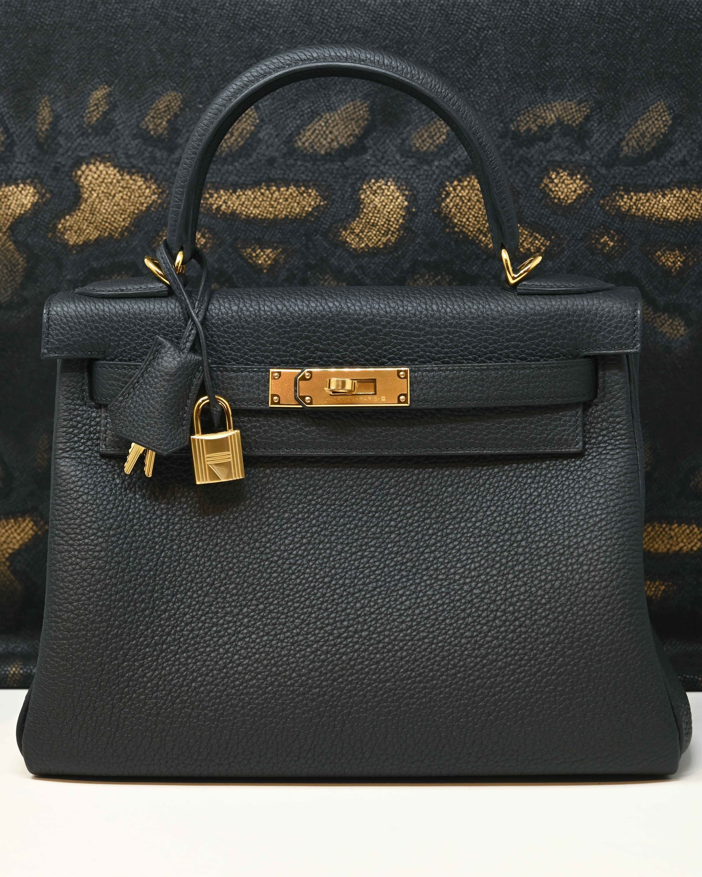 Hermes kelly 28 2024 black gold hardware