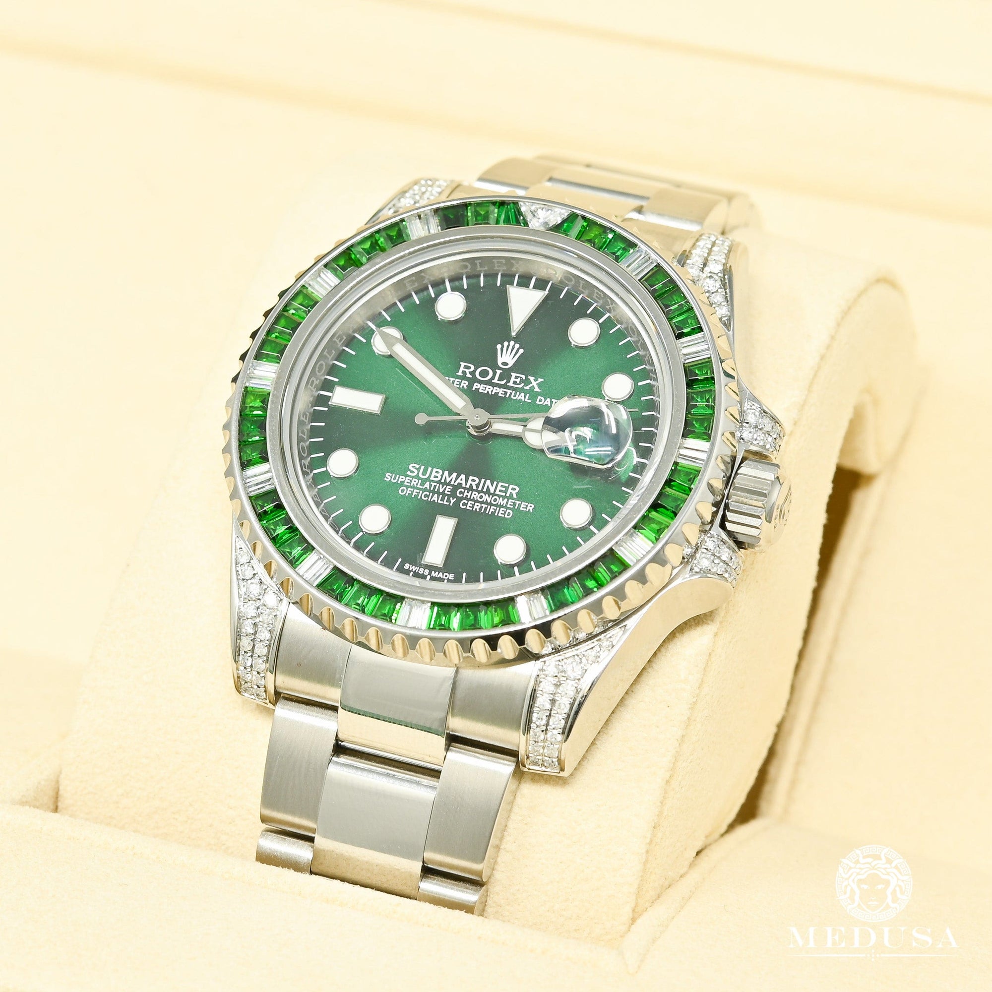 https://www.medusa.jewelry/cdn/shop/products/rolex-submariner-40mm-green-diamond-emerald-montre-stainless-bijoux-medusa-homme-quebec-canada-811_2000x.jpg?v=1656200671